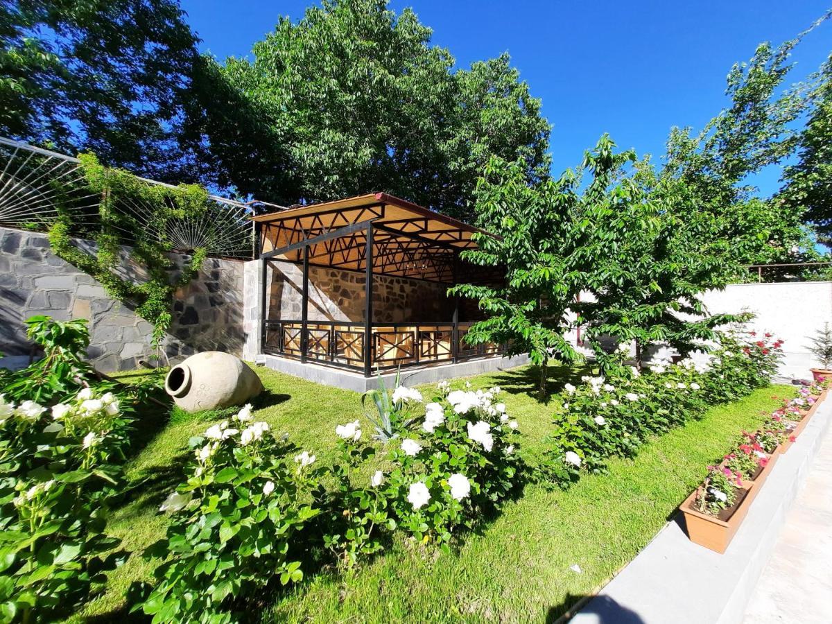 Cherry Garden Boutique Hotel Yeghegnadzor Екстериор снимка