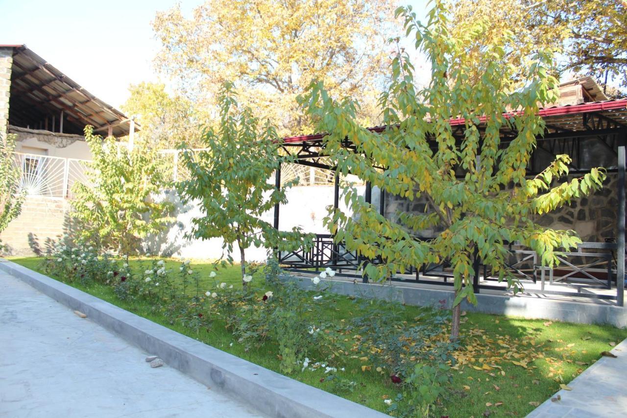 Cherry Garden Boutique Hotel Yeghegnadzor Екстериор снимка