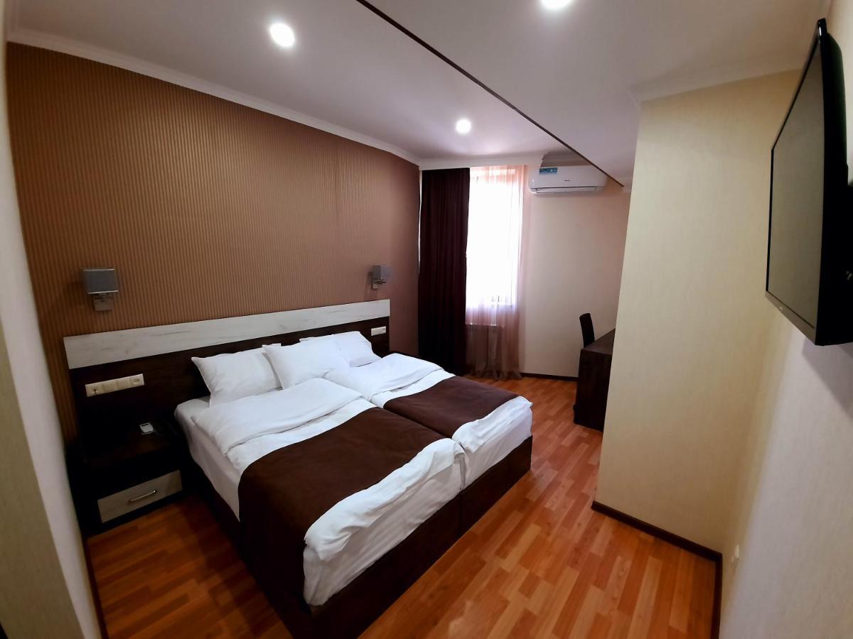 Cherry Garden Boutique Hotel Yeghegnadzor Екстериор снимка