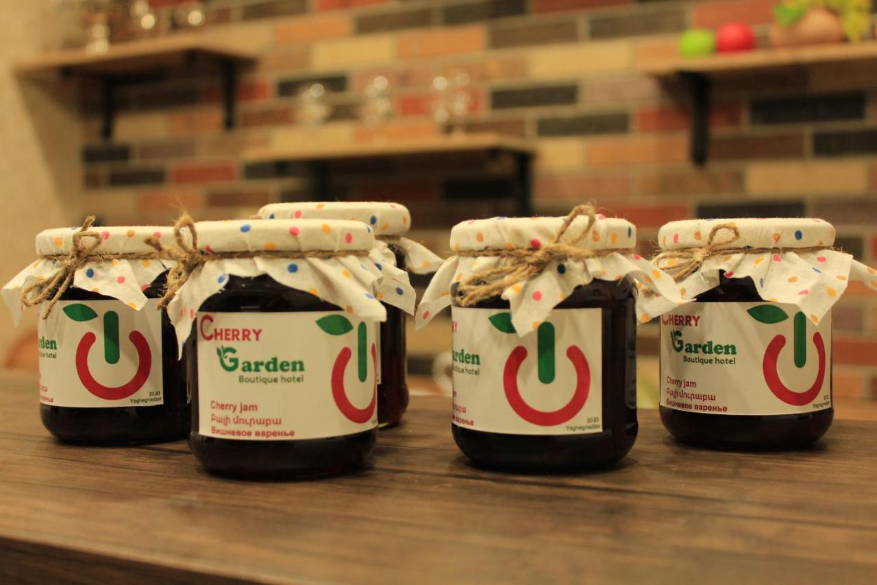 Cherry Garden Boutique Hotel Yeghegnadzor Екстериор снимка